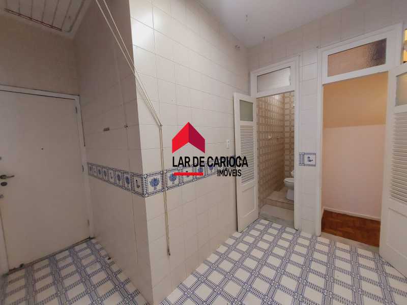 Area de Serviço  - 27