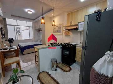 Ótima localização - Conjugado reformado e mobiliado na quadra da praia de Copacabana! - LCKI00078