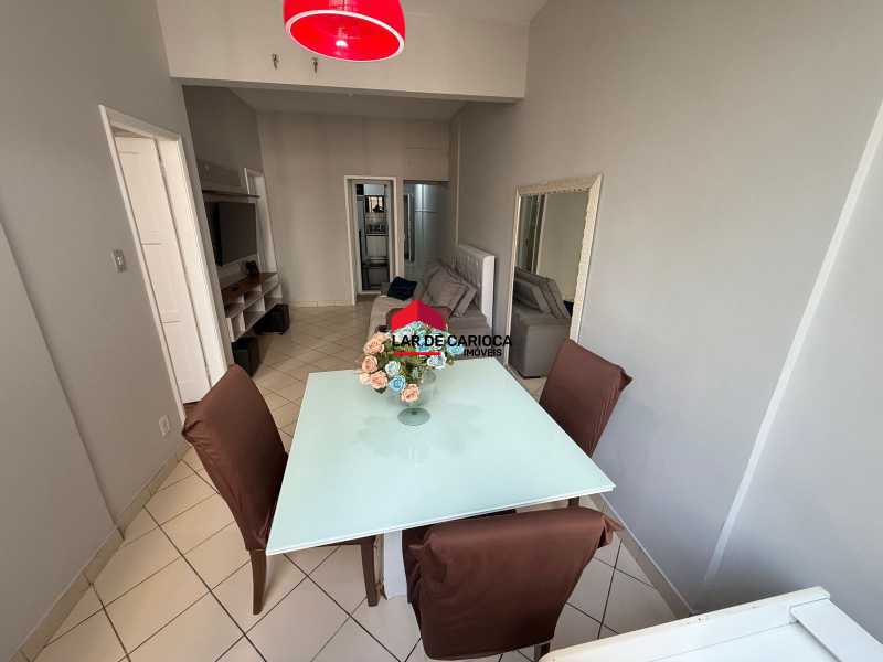 Conheça Sala em 2 Ambientes do imóvel - Copacabana - Excelente apartamento de 2 quartos com vaga escriturada e perto de metrô - LCAP20786 - 6 Sala em 2 Ambientes - 6