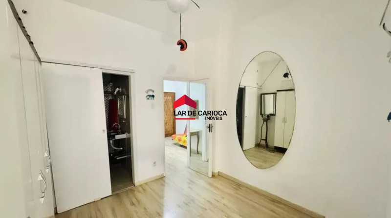 Conheça 7 do imóvel - Varanda charmosa, vaga na escritura e localização privilegiada no Posto 5: a poucos minutos da praia e do metrô. - LCAP10521 - 7 7 - 7