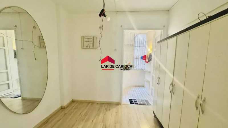 Conheça 8 do imóvel - Varanda charmosa, vaga na escritura e localização privilegiada no Posto 5: a poucos minutos da praia e do metrô. - LCAP10521 - 8 8 - 8