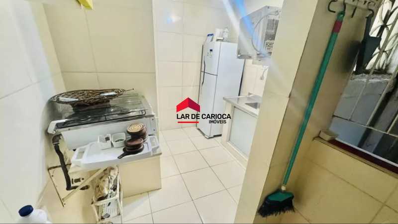 Conheça 14 do imóvel - Varanda charmosa, vaga na escritura e localização privilegiada no Posto 5: a poucos minutos da praia e do metrô. - LCAP10521 - 14 14 - 14