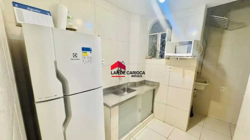 Conheça 15 do imóvel - Varanda charmosa, vaga na escritura e localização privilegiada no Posto 5: a poucos minutos da praia e do metrô. - LCAP10521 - 15 15 - 15