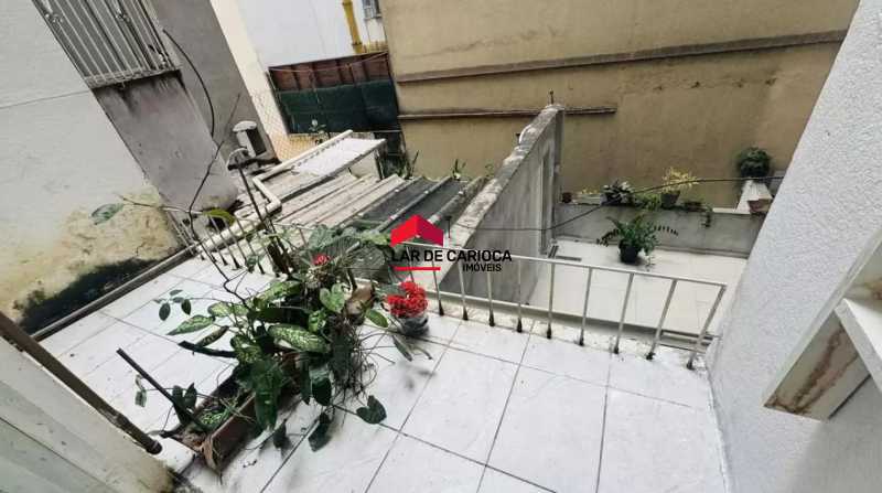 Conheça 18 do imóvel - Varanda charmosa, vaga na escritura e localização privilegiada no Posto 5: a poucos minutos da praia e do metrô. - LCAP10521 - 18 18 - 18