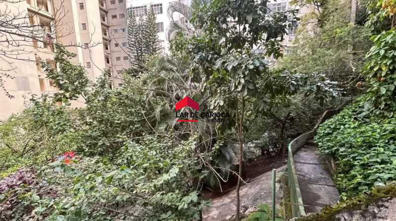 Conheça 17 do imóvel - Silêncio, charme e uma vista para o verde: um refúgio surpreendente no coração do Posto 5. - LCAP20799 - 17 17 - 17