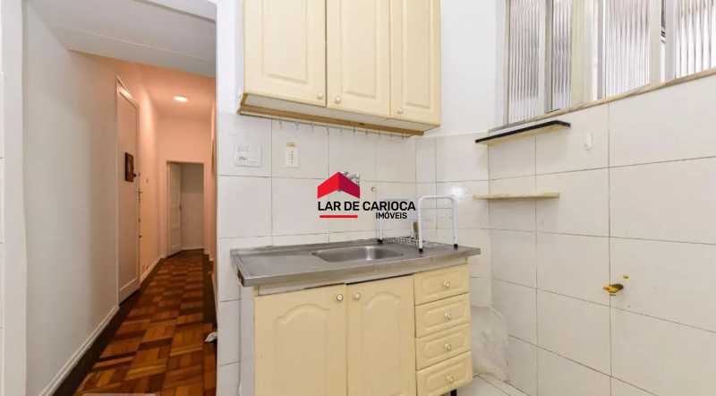 Conheça 10 do imóvel - Sala e quarto, varanda com vista para o verde, prédio charmoso - Posto 5. - LCAP10527 - 12 10 - 12