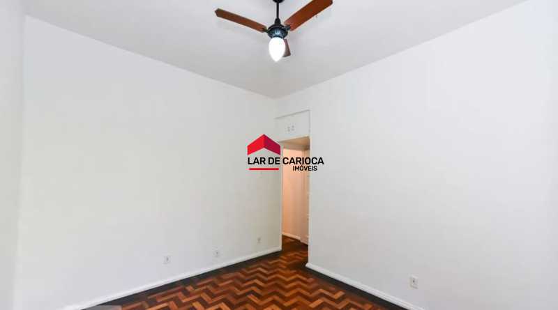 Conheça 13 do imóvel - Sala e quarto, varanda com vista para o verde, prédio charmoso - Posto 5. - LCAP10527 - 15 13 - 15