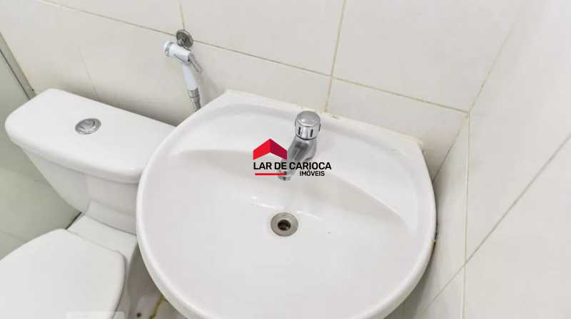 Conheça 16 do imóvel - Sala e quarto, varanda com vista para o verde, prédio charmoso - Posto 5. - LCAP10527 - 18 16 - 18