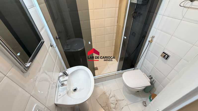 Conheça Banheiro Social do imóvel - Copacabana -Sala e Quarto reformado com dependência perto do metrô e praia - LCAP10529 - 14 Banheiro Social - 14