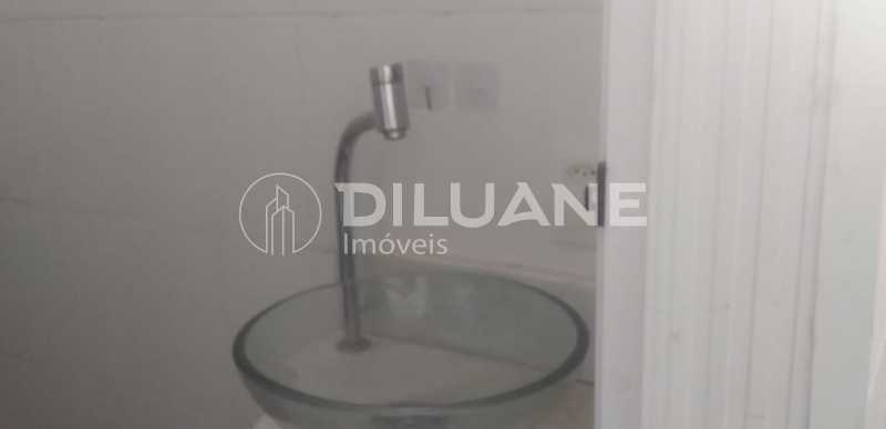 Conheça banheir. do imóvel - Ótimo quarto e sala de 32 m² na Barata Ribeiro, reformado de fundos, 3 andar. prédio sem elevador. - CPAP10523 - 26 banheir. - 26