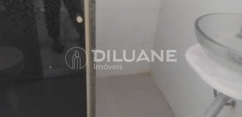 Conheça banheiro1. do imóvel - Ótimo quarto e sala de 32 m² na Barata Ribeiro, reformado de fundos, 3 andar. prédio sem elevador. - CPAP10523 - 25 banheiro1. - 25