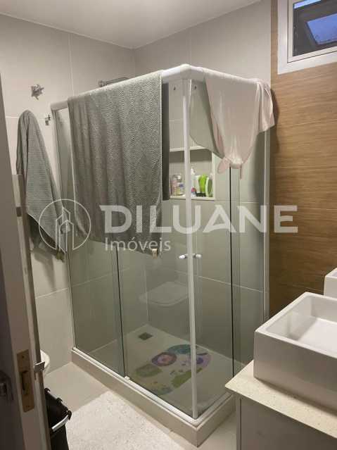 7b2538b1-a9fc-47a0-bf9d-4f48d9 - 22