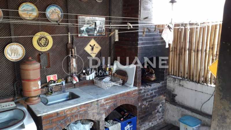 Conheça churracaria2. do imóvel - Excelente cobertura no Leme 302 m²,sala com dois ambientes, 05 dormitórios, com 01 suite e closet, cozinha espaçoso , terraço, varanda, e churrasqueira. - CPCO50012 - 15 churracaria2. - 15