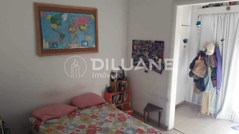Conheça dormitorio. do imóvel - Excelente cobertura no Leme 302 m²,sala com dois ambientes, 05 dormitórios, com 01 suite e closet, cozinha espaçoso , terraço, varanda, e churrasqueira. - CPCO50012 - 18 dormitorio. - 18