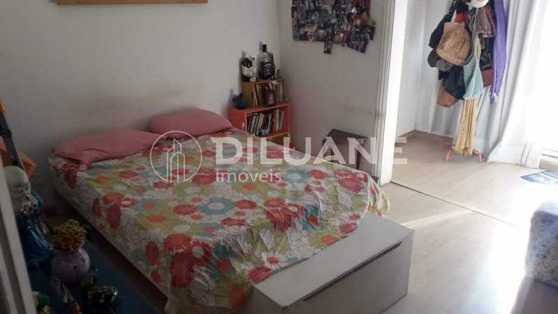 Conheça dormitorio1. do imóvel - Excelente cobertura no Leme 302 m²,sala com dois ambientes, 05 dormitórios, com 01 suite e closet, cozinha espaçoso , terraço, varanda, e churrasqueira. - CPCO50012 - 19 dormitorio1. - 19