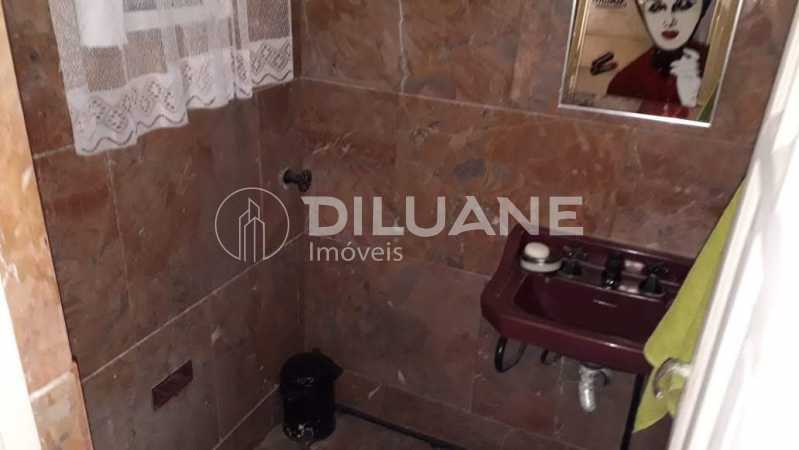 Conheça piscina2. do imóvel - Excelente cobertura no Leme 302 m²,sala com dois ambientes, 05 dormitórios, com 01 suite e closet, cozinha espaçoso , terraço, varanda, e churrasqueira. - CPCO50012 - 24 piscina2. - 24