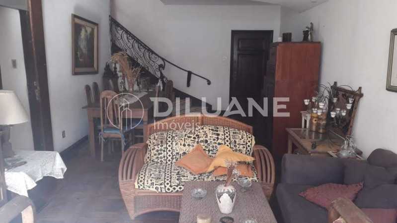 Conheça salaa. do imóvel - Excelente cobertura no Leme 302 m²,sala com dois ambientes, 05 dormitórios, com 01 suite e closet, cozinha espaçoso , terraço, varanda, e churrasqueira. - CPCO50012 - 7 salaa. - 7