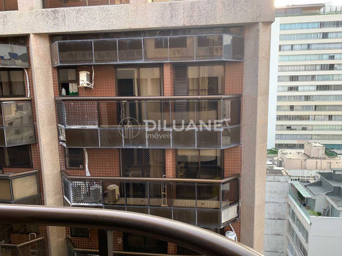 7e001f18-d048-4f91-a289-7ee304 - 12