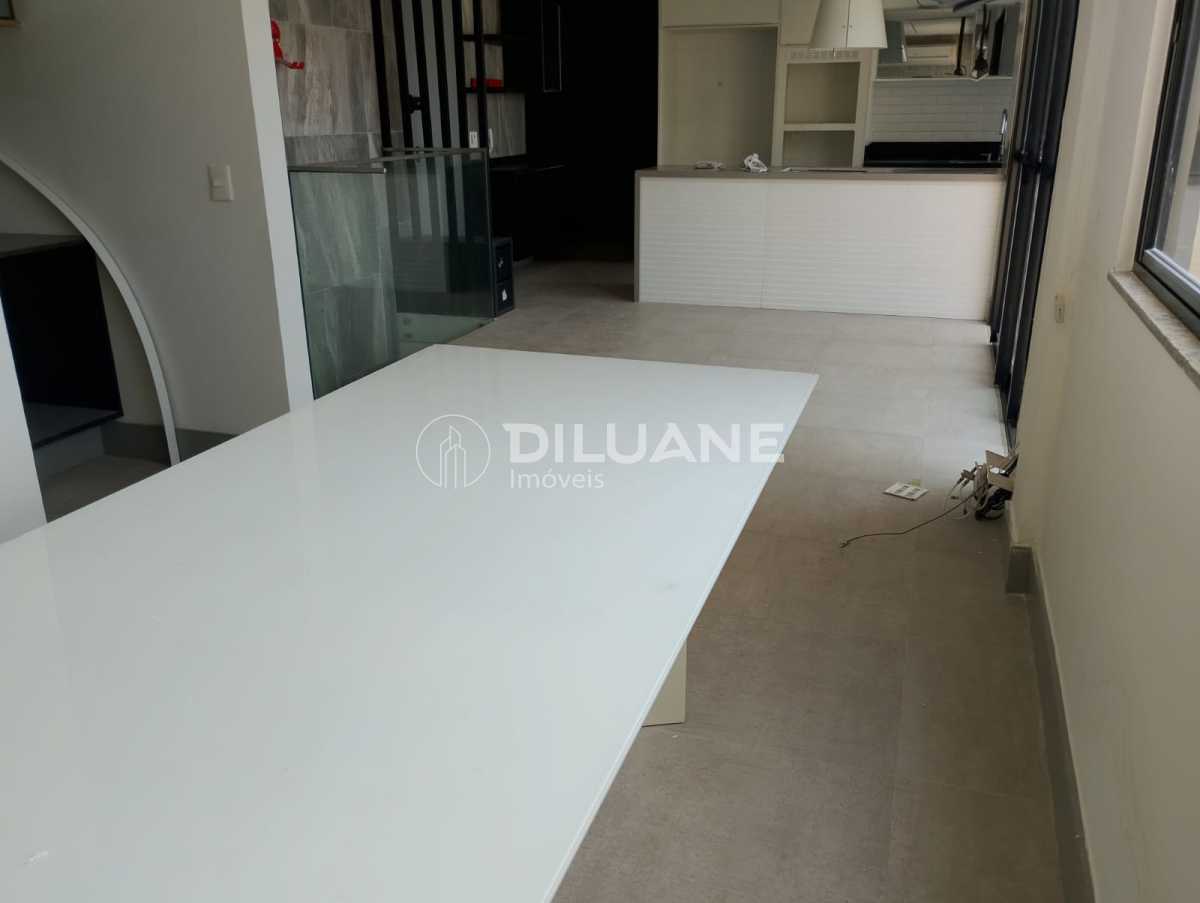 eac010db-0d88-49bb-a17b-54e849 - 16