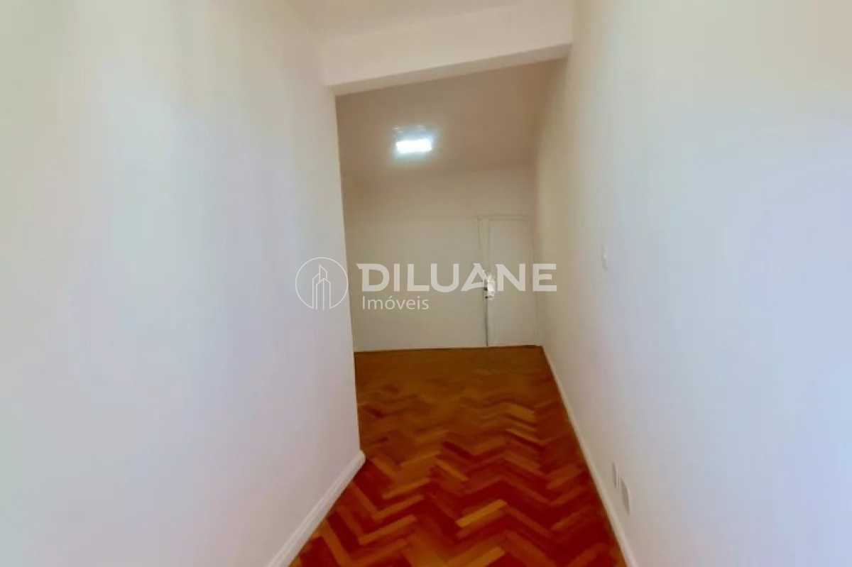 Conheça WhatsApp Image 2024-07-19 at 1 do imóvel - Apartamento à venda Avenida Atlântica, Copacabana, Rio de Janeiro - R$ 1.000.000 - CPAP31093 - 5 WhatsApp Image 2024-07-19 at 1 - 5