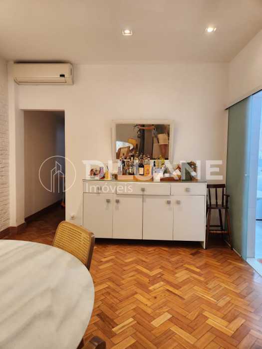 Conheça Imagem0008. do imóvel - Imóvel Belo e Confortável na Maestro Francisco Braga, Copacabana, 3 quartos, 125m² - CPAP31201 - 8 Imagem0008. - 8