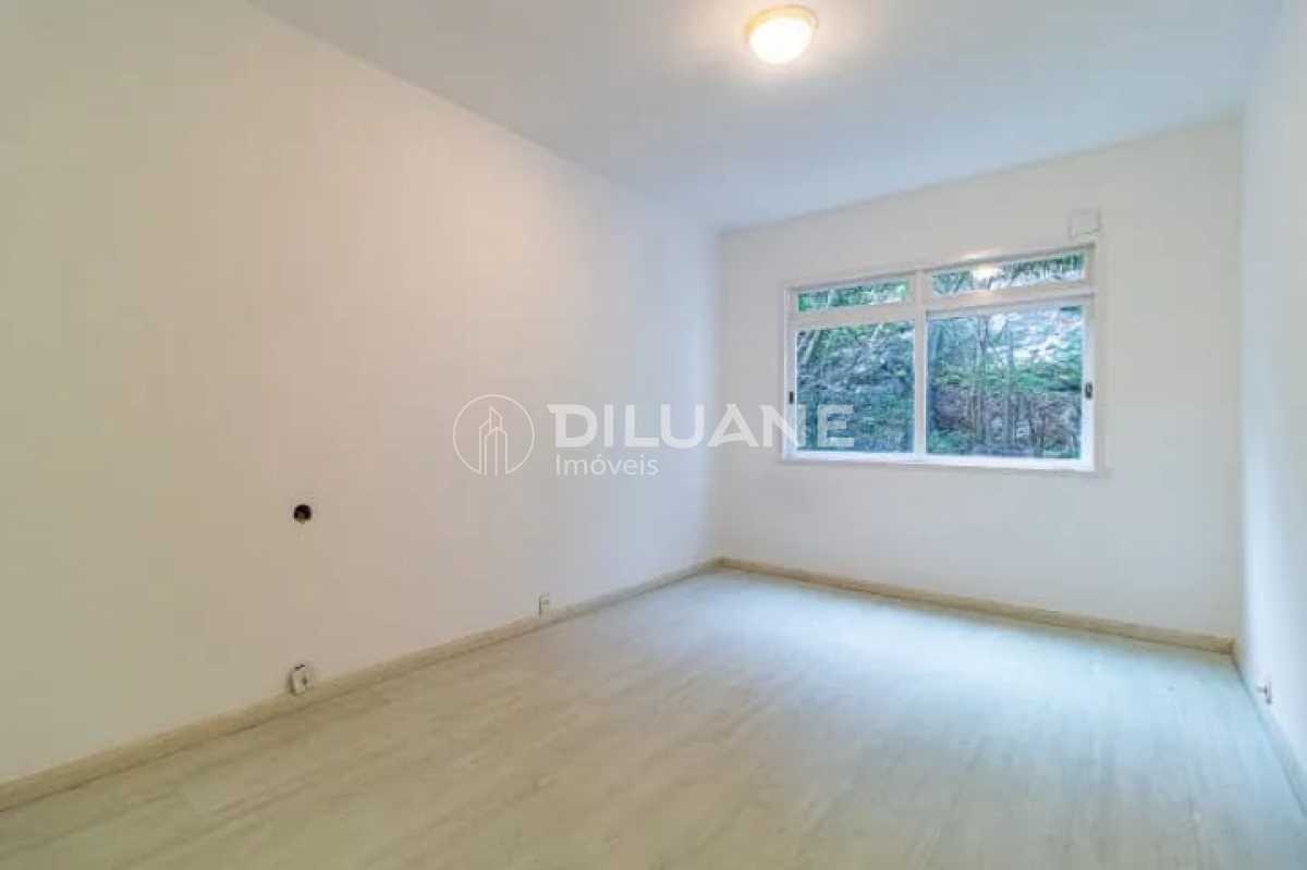 Conheça WhatsApp Image 2025-04-01 at 1 do imóvel - Magnífico apartamento frontal vista deslumbrante da Enseada - BTAP40313 - 11 WhatsApp Image 2025-04-01 at 1 - 11