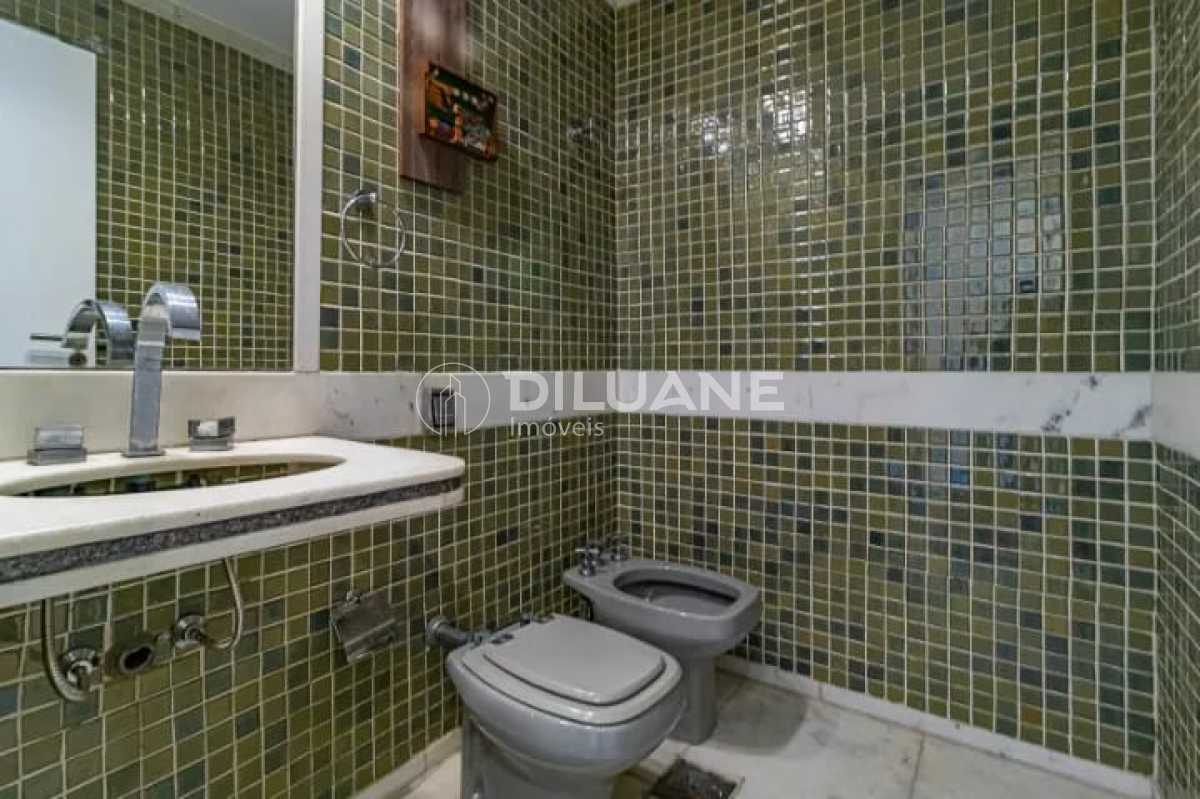 Conheça WhatsApp Image 2025-04-01 at 1 do imóvel - Magnífico apartamento frontal vista deslumbrante da Enseada - BTAP40313 - 15 WhatsApp Image 2025-04-01 at 1 - 15