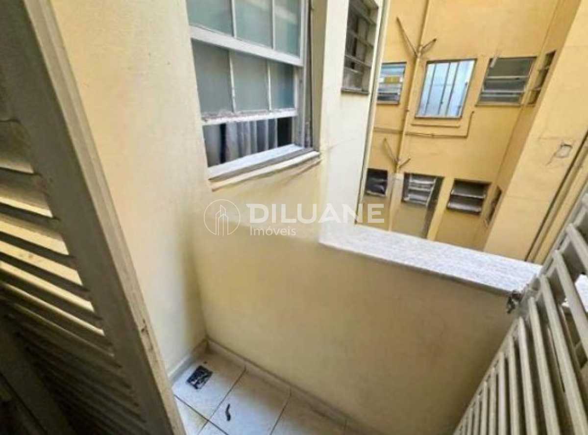 da2110ef6d5d46e4bfb9ed6f285212 - 16