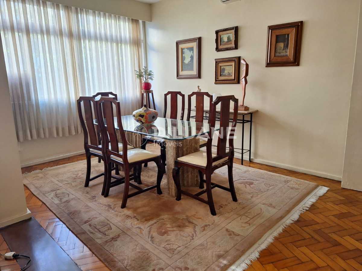 3b8f7825-e795-41d2-9883-2a9163 - 3