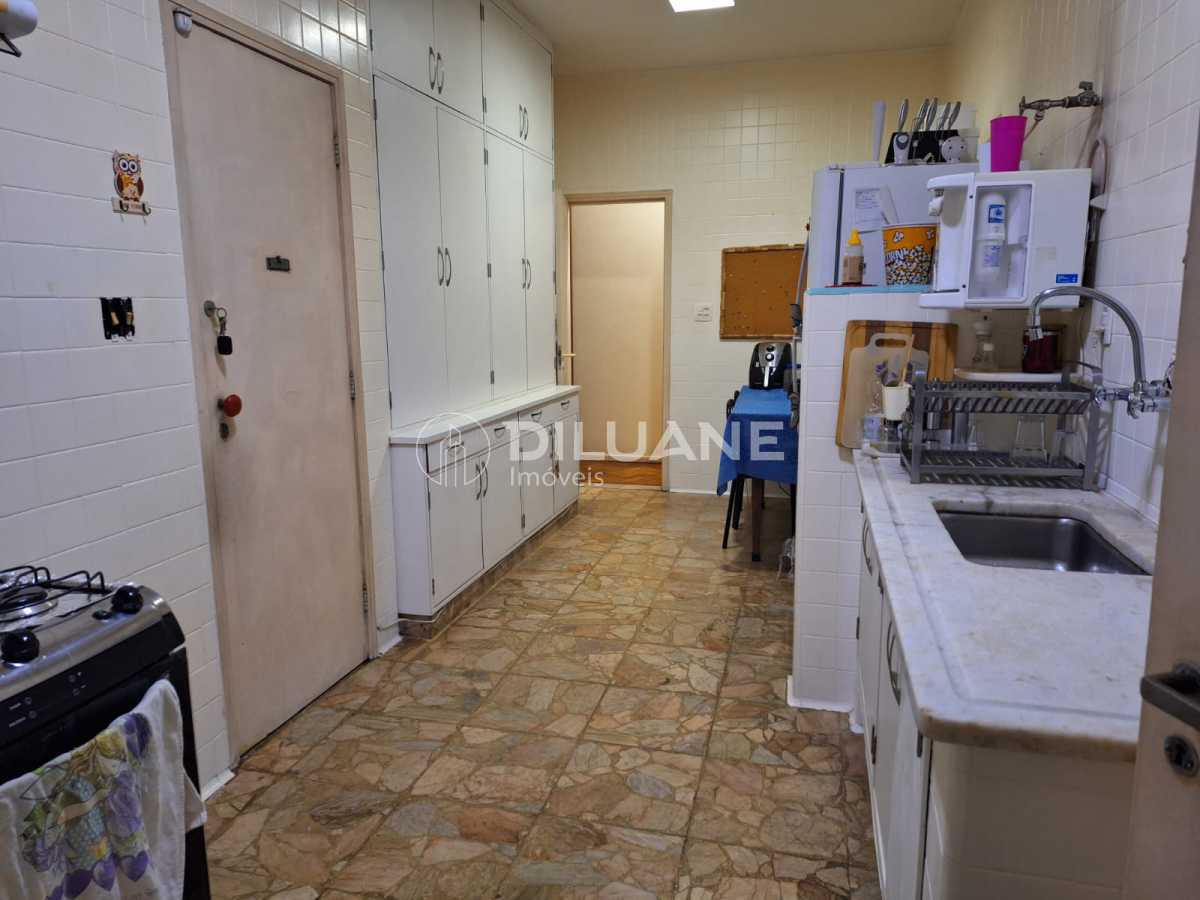 a3b269c8-05a9-4e8b-8890-30e617 - 12