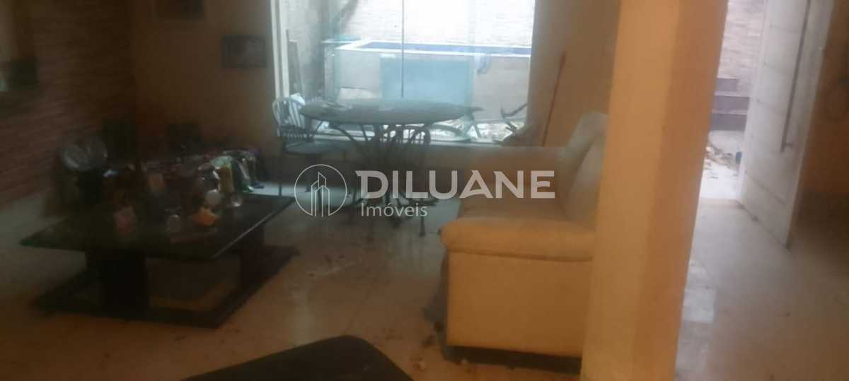 1f48a968-1958-401b-bbb8-1aab0d - 6