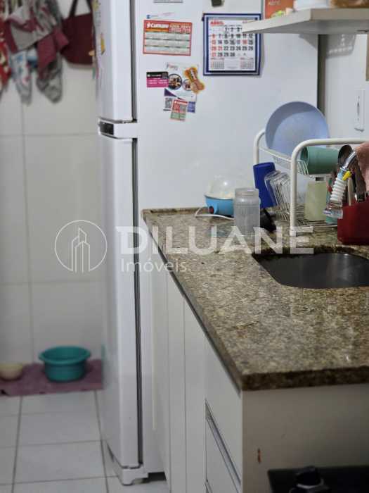 0161c3a4-f833-481e-a630-71b8d3 - 12