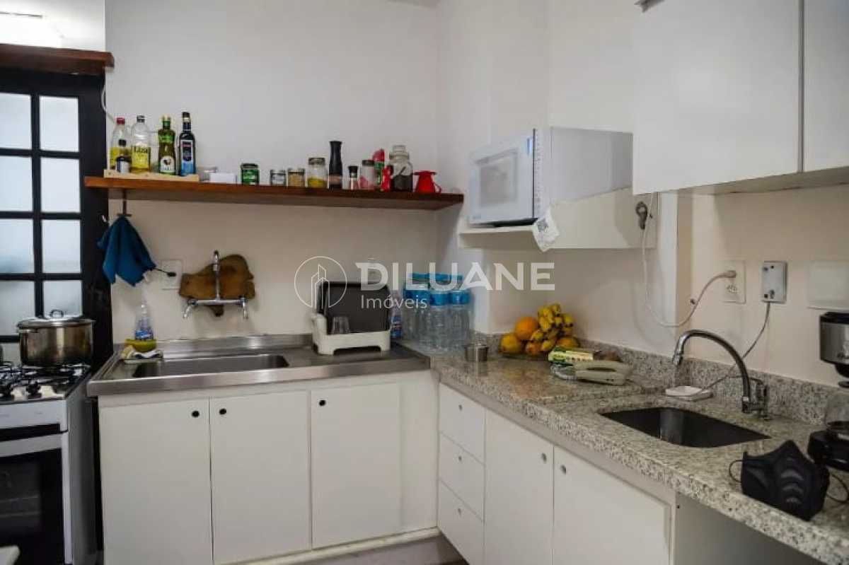 893257403-996.7739338058125DSC - 15