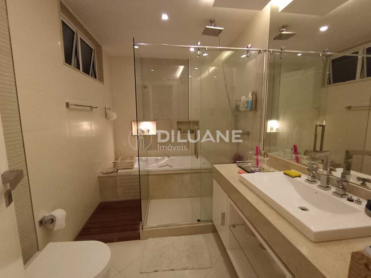 21e6fbde-a403-4289-b3a7-8ea5d6 - 35