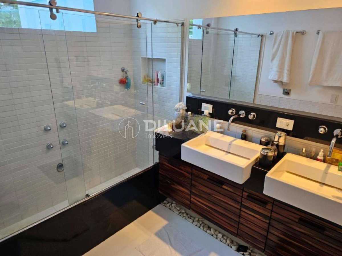 WhatsApp Image 2025-08-19 at 1 - 28