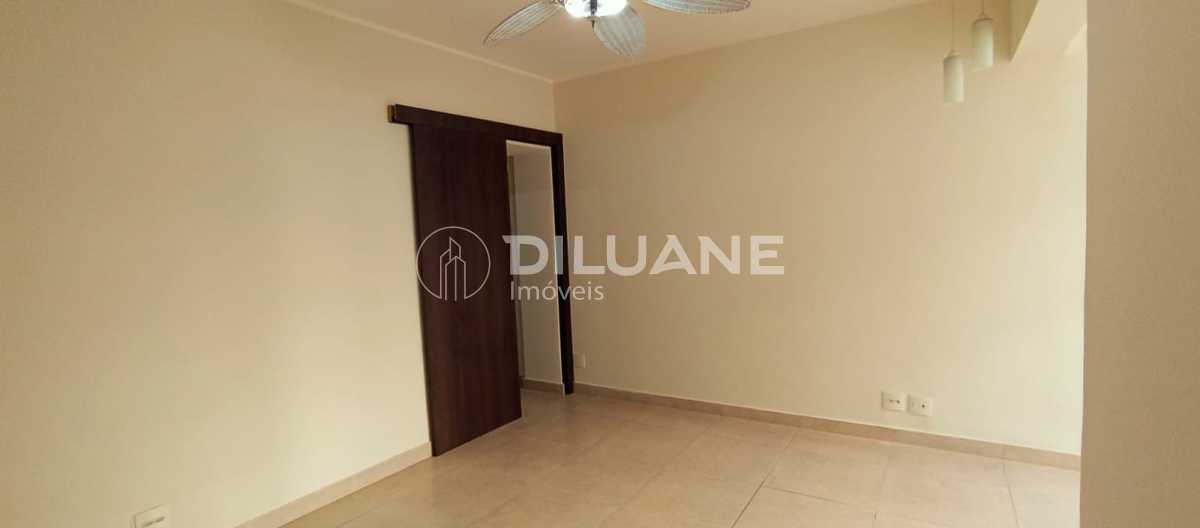 Conheça WhatsApp Image 2025-08-21 at 1 do imóvel - Apartamento de 98m² em Copacabana: Silencioso, Bem Localizado e com Vaga de Garagem! - CPAP31310 - 1 WhatsApp Image 2025-08-21 at 1 - 1