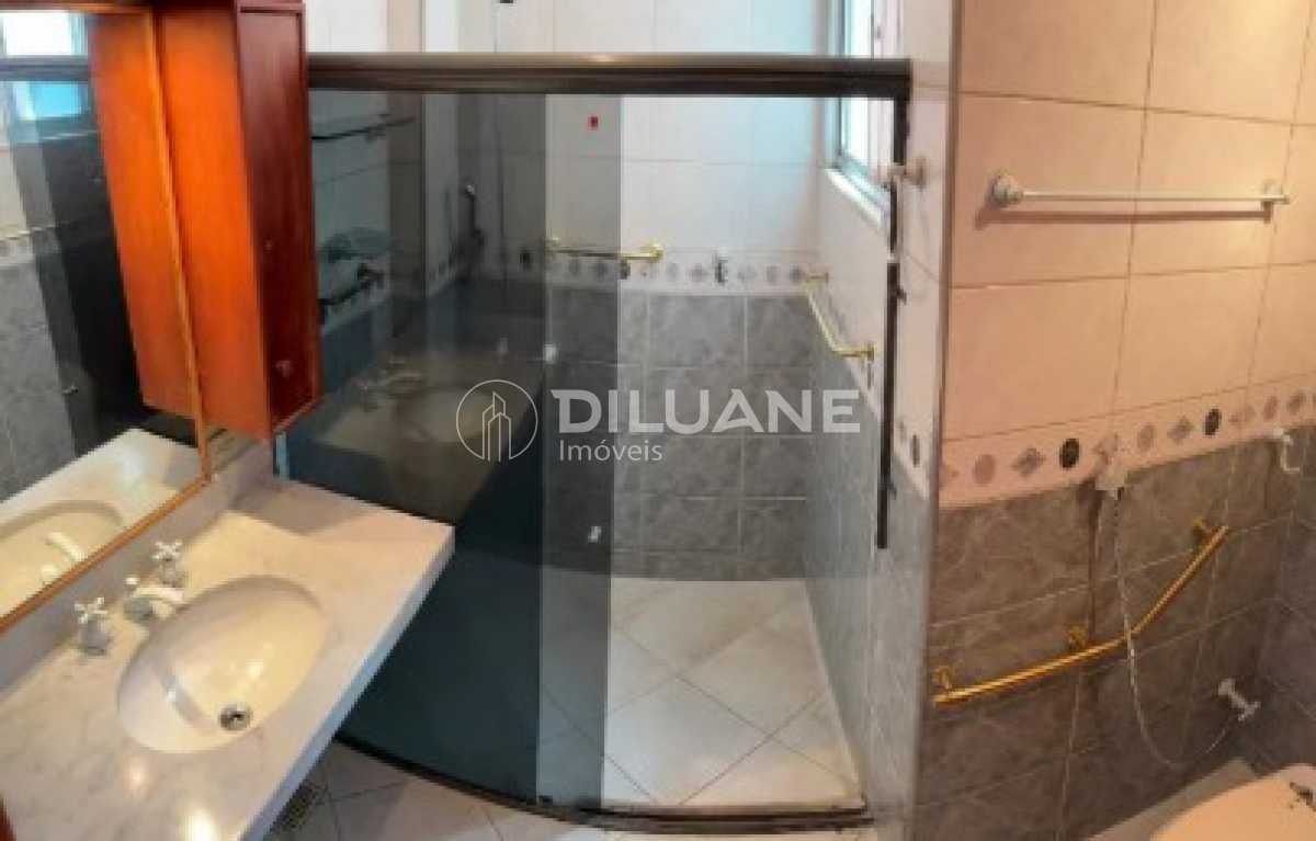 c92557b8-6203-40b7-9d7a-5d6477 - 4