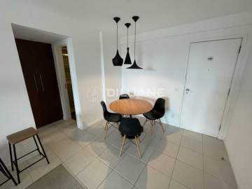 Barra da Tijuca / quarto e sala / vaga / portaria 24h / piscina /perto da estação de metrô - CPAP10820