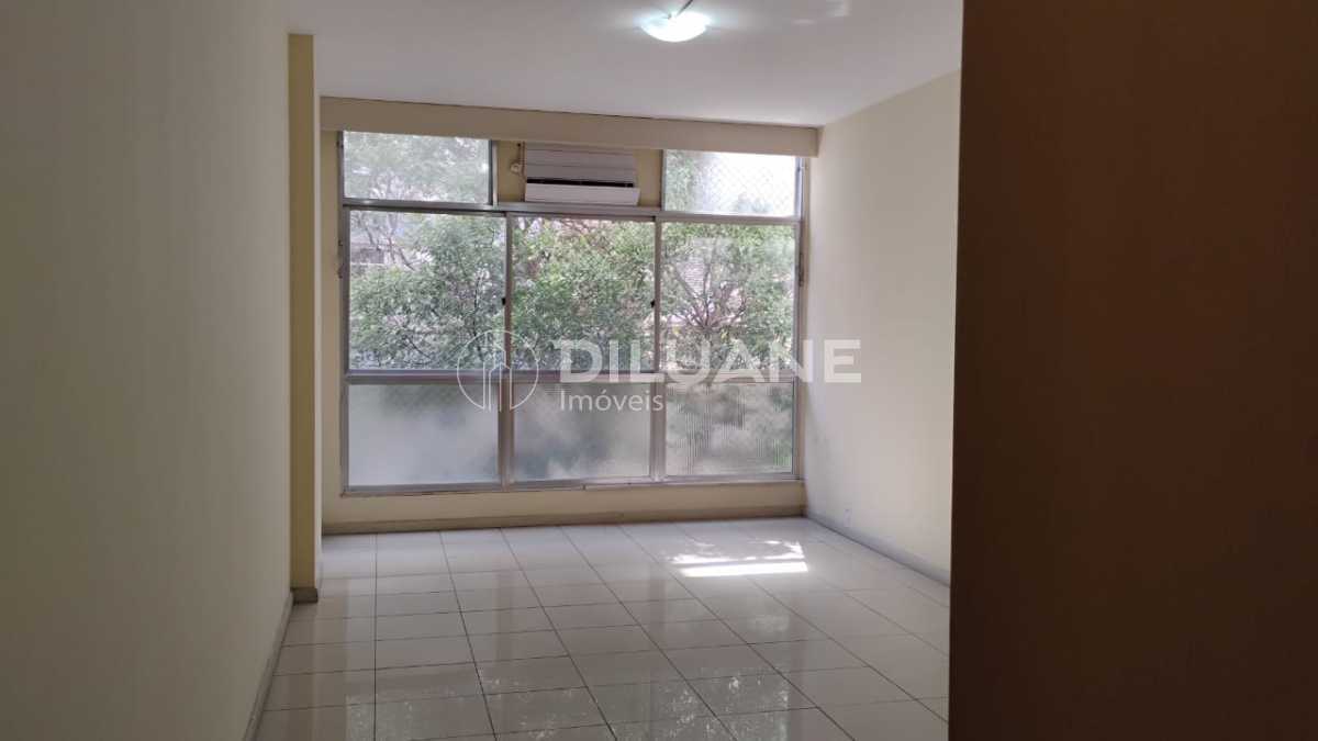 Conheça WhatsApp Image 2025-09-05 at 1 do imóvel - Apartamento diferenciado / duplex / Copacabana / rua nobre / 03 quartos, sendo 01 suíte / 01 vaga - CPAP31325 - 10 WhatsApp Image 2025-09-05 at 1 - 10