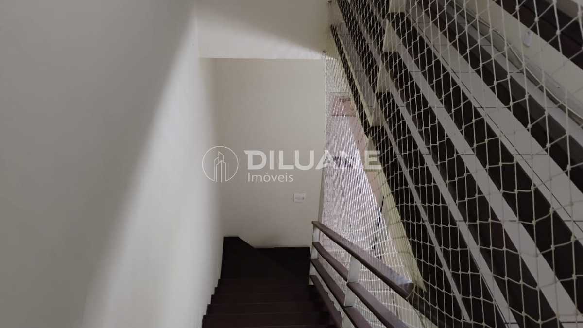 Conheça WhatsApp Image 2025-09-05 at 1 do imóvel - Apartamento diferenciado / duplex / Copacabana / rua nobre / 03 quartos, sendo 01 suíte / 01 vaga - CPAP31325 - 9 WhatsApp Image 2025-09-05 at 1 - 9