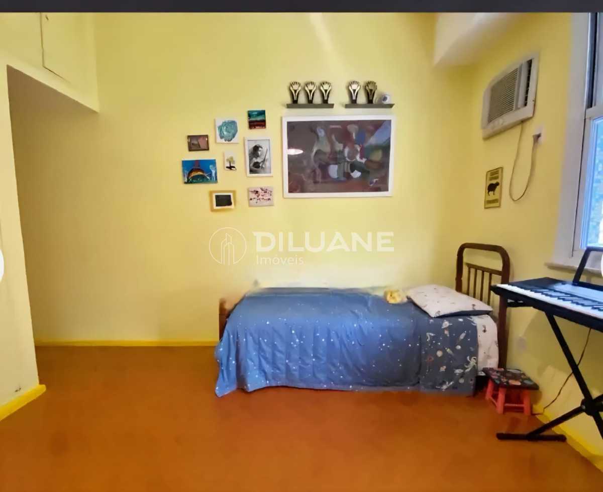 c2970dfc-15ab-4de1-8a41-d7ebb9 - 18