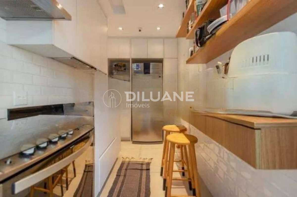 deee5a0a-6f54-4fb9-a6a8-a5f60e - 6