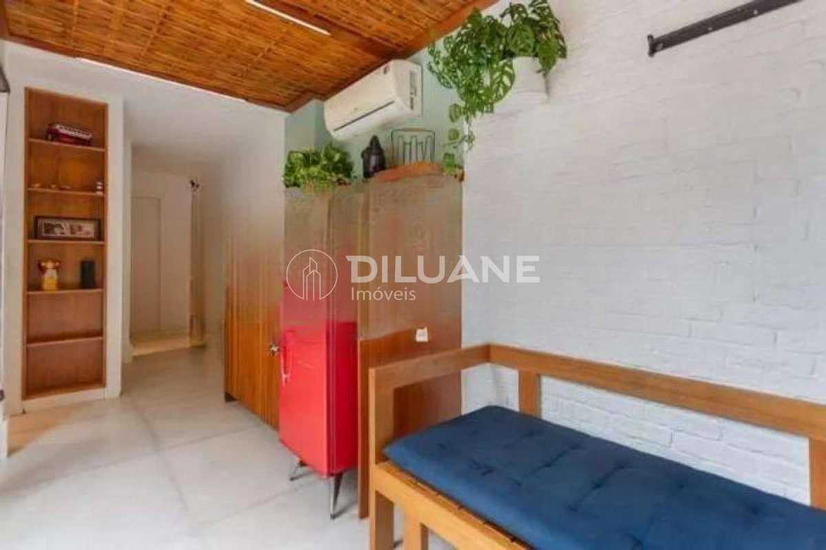 7c5b192d-7d8e-428c-a2de-5499b1 - 8