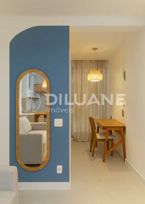 0d4d2cd7-8dfc-4da8-9b81-fb25d6 - 7