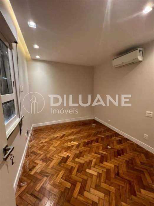 WhatsApp Image 2025-09-29 at 1 - 6