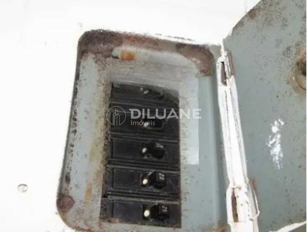 0d10d280-02bf-427c-9275-39fa08 - 21