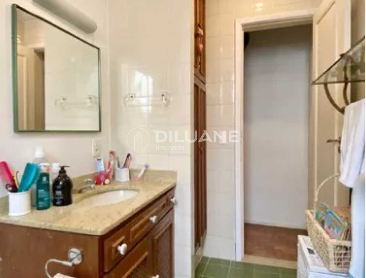 fec760e7-81c6-45b0-bc94-dfb388 - 12