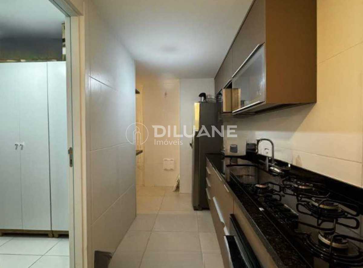 70e81573-ea32-4b77-92c8-c72ecf - 21