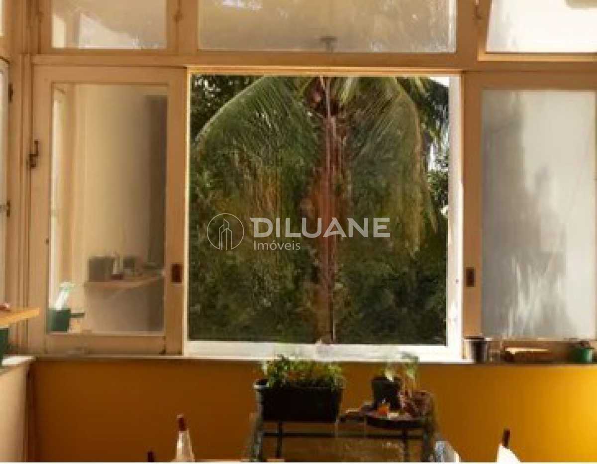 c9633d6c-8e9a-4a03-98b6-642dce - 2