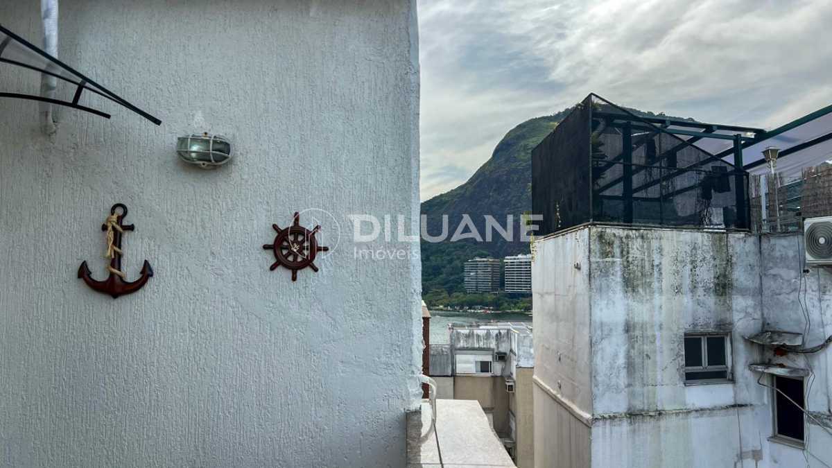 4cef7adc-2b95-4e79-ab1e-81c6fd - 32